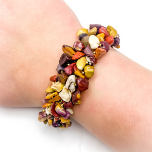Mookaite Gemstone Chip Hedge Beaded Bracelet