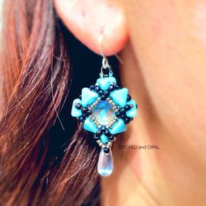cutting corners earrings blue