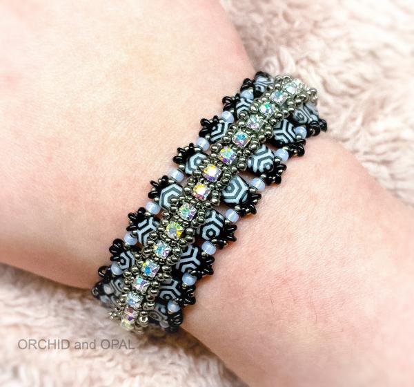 glacier lagoon bracelet - white/black