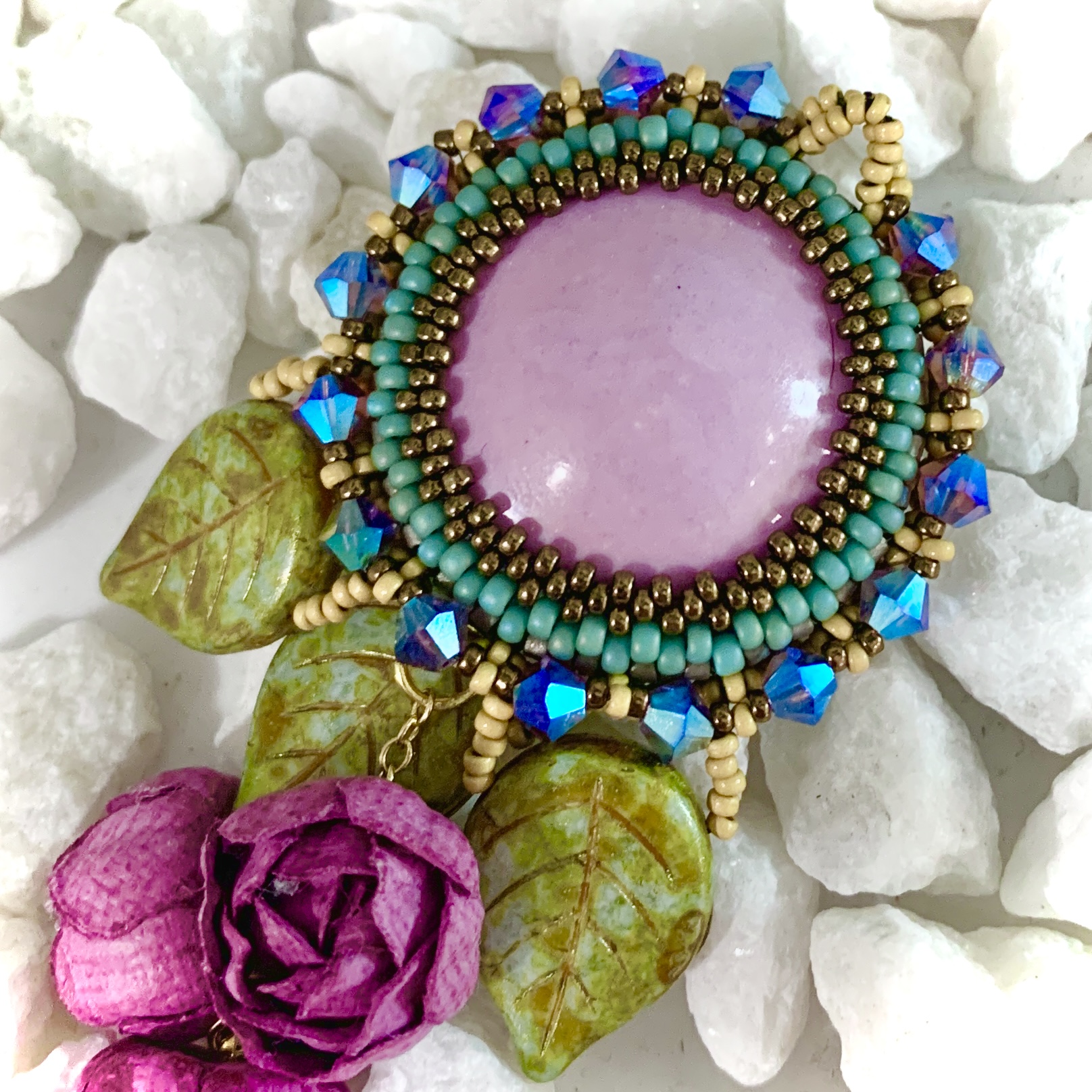 Cottage Garden 26mm Round Bezel Beaded Pendant, Brooch Tutorial