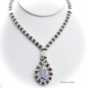 swarovski oval necklace white 2