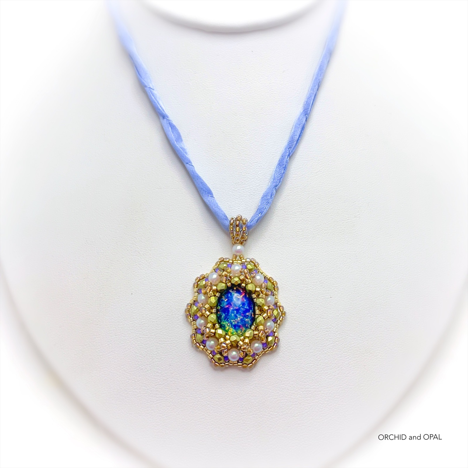 Opal Oblivion Beaded Oval Cabochon Pendant Tutorial