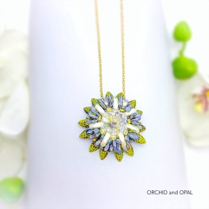 Zinnia Pendant by Szuzsanna Erdei
