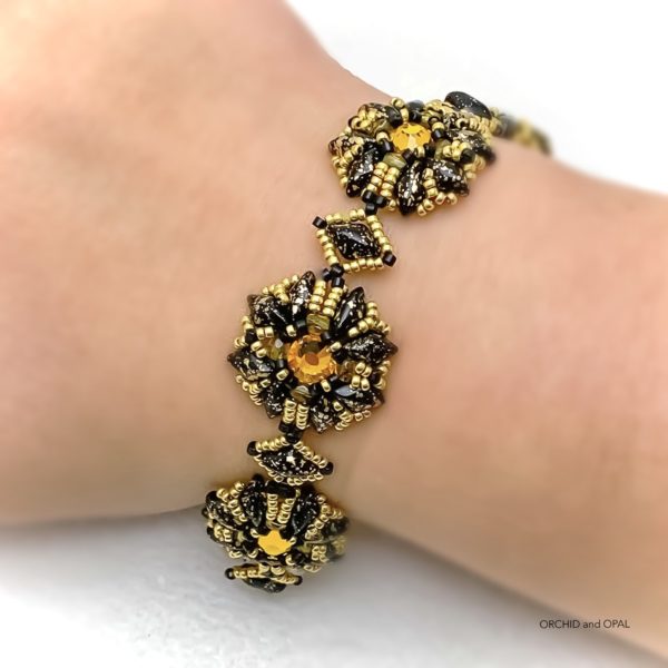 Hidden Treasure Beaded Bracelet - Gold/Black