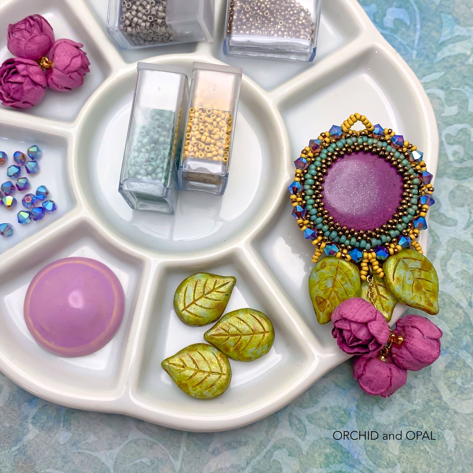 Cottage Garden 26mm Round Bezel Beaded Pendant, Brooch Tutorial