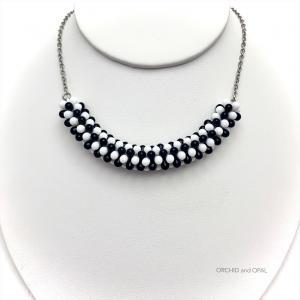 beaded wreath necklace, black and white