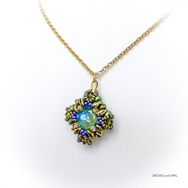 tranquil spring pendant necklace - green/gold