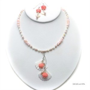 White and Peach Beaded Shell Necklace and Earrings Set