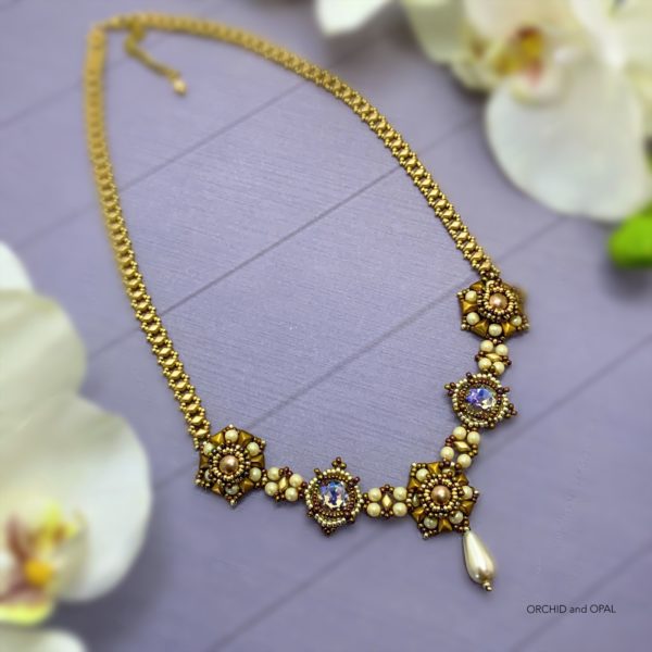 Renaissance Fair Vexolo Crystal Necklace
