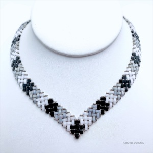 half tila herringbone v necklace black gray